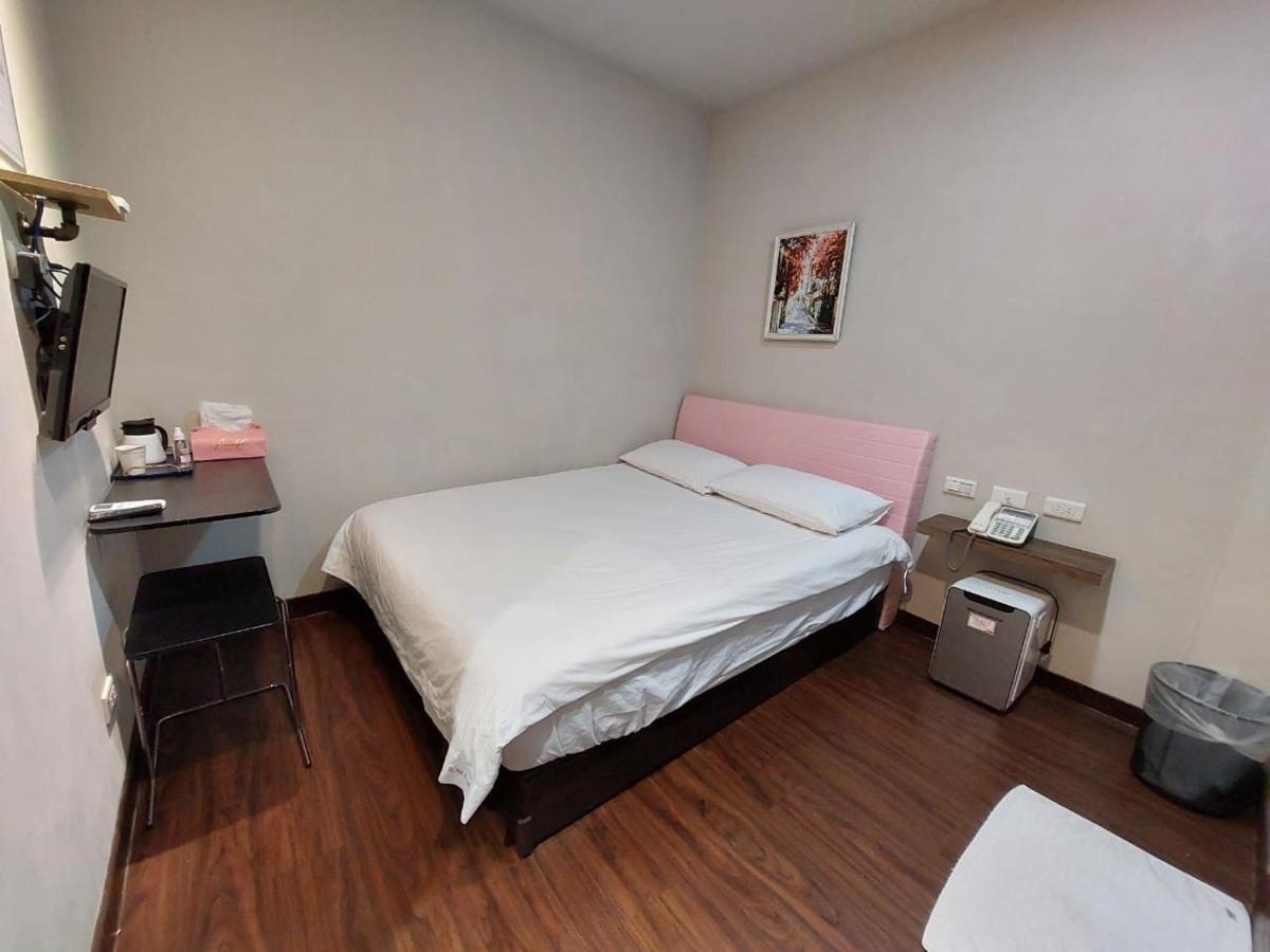Swf淡水新五福旅館 Sinwufu Hotel Zewnętrze zdjęcie